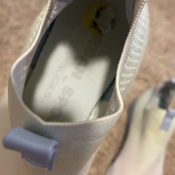 J/Slides gradient pastel tennis shoes, size 9 - Picture 12 of 13